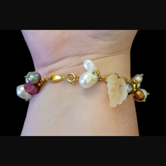 Natural Multicolor Mother Of Pearl Lead Gold Tone 7.5" Bracelet - Picture 5 of 7